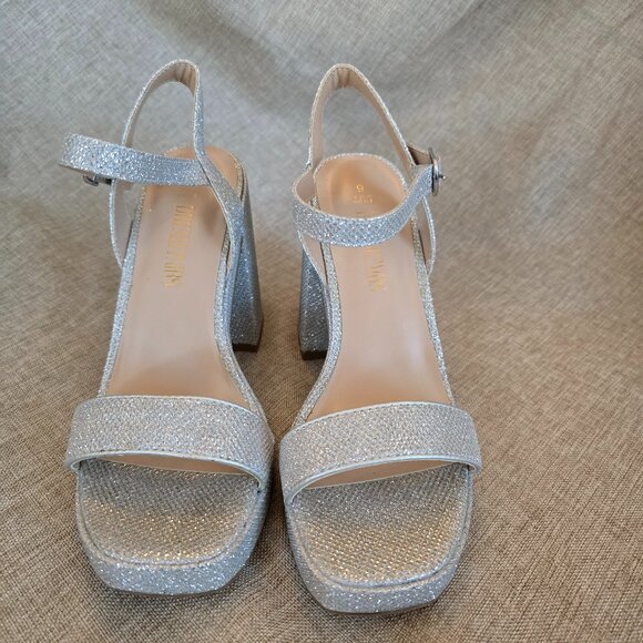 Dream Pairs Women's Giselle Silver Sparkle Heels, Size 9 - Picture 1 of 5